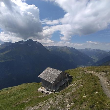 フリルシュ Arlberghaus Rocksヴィラ エクステリア 写真